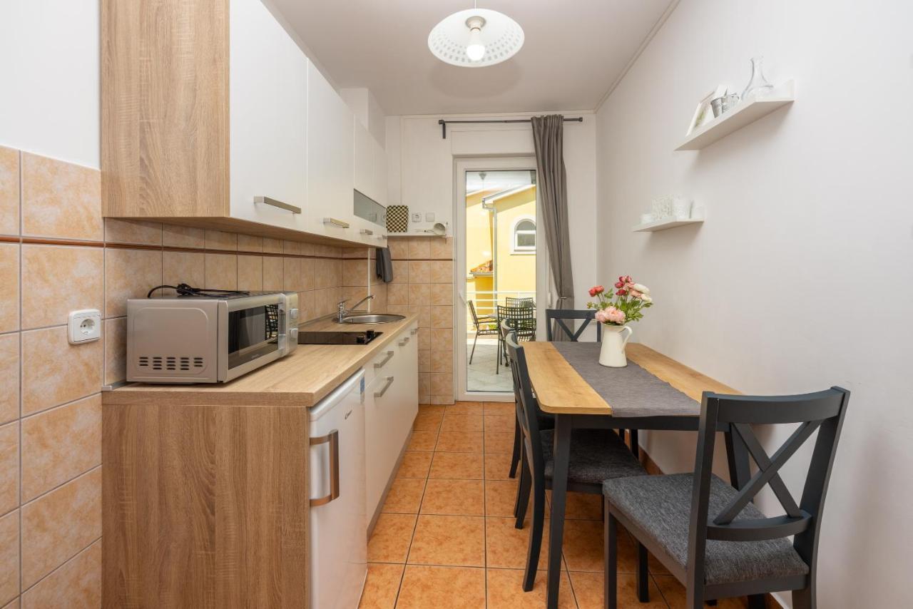Apartments Claudia Crikvenica Zewnętrze zdjęcie