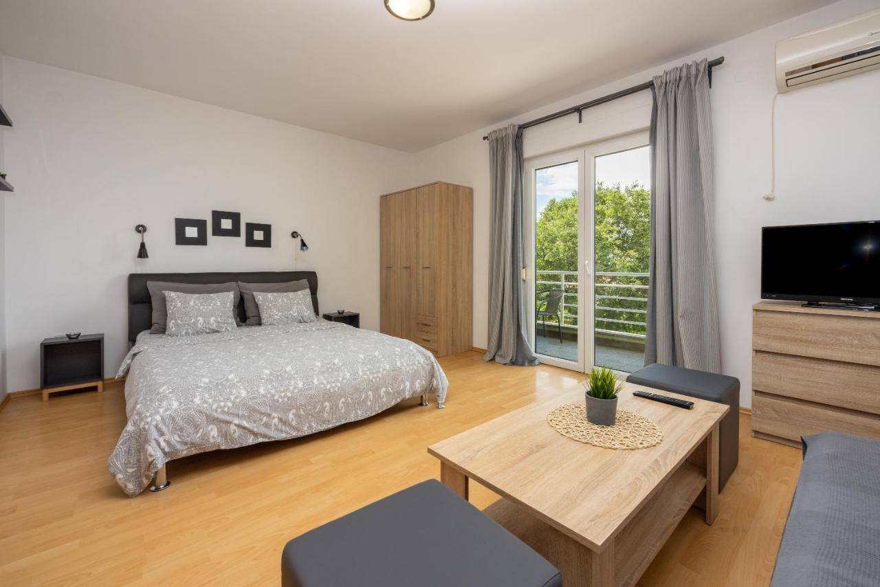 Apartments Claudia Crikvenica Zewnętrze zdjęcie