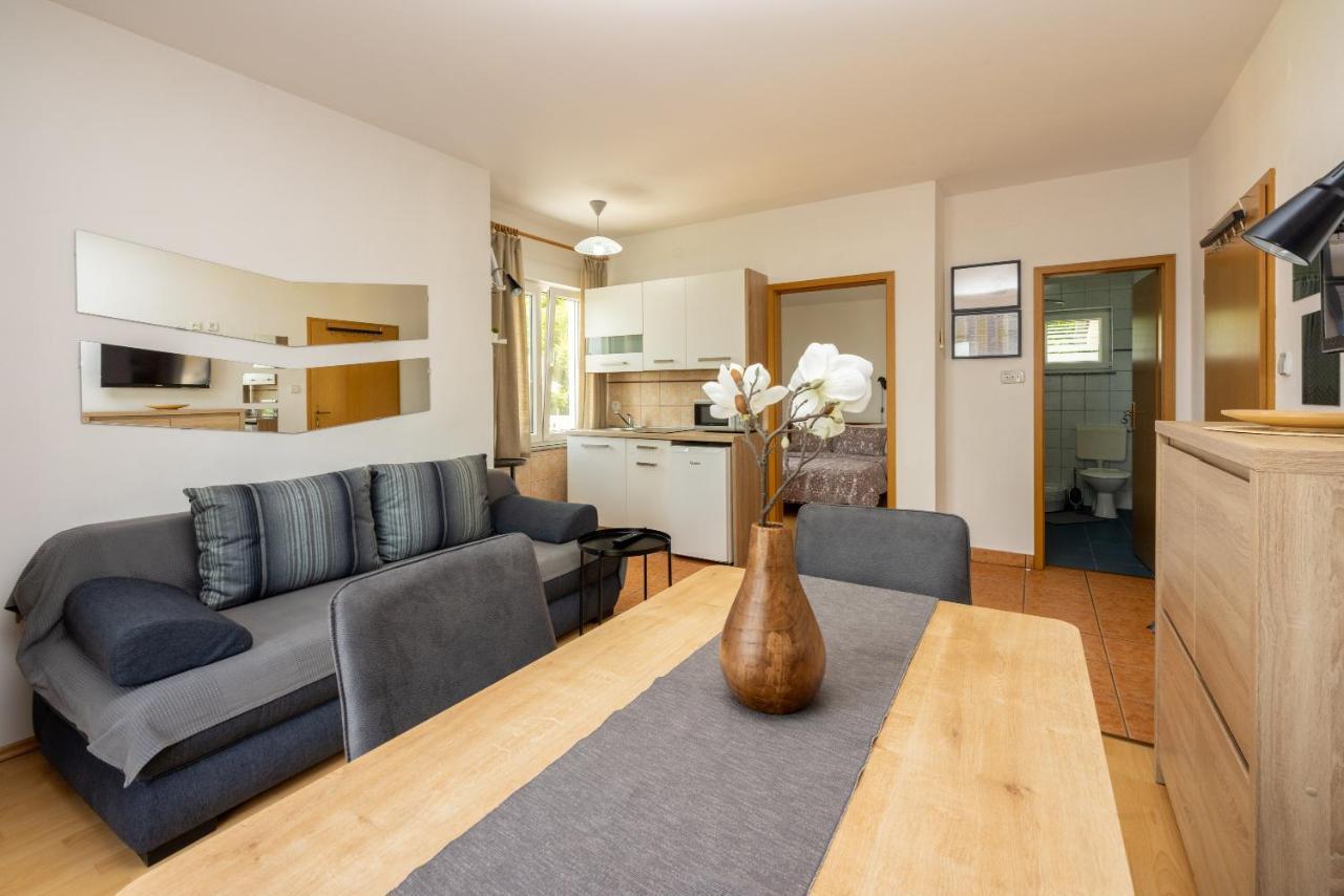 Apartments Claudia Crikvenica Zewnętrze zdjęcie